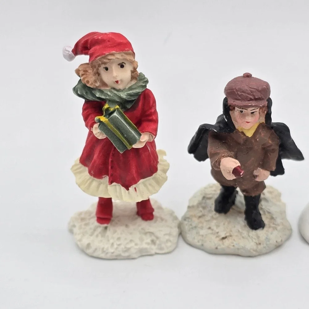 Vtg Christmas Village Figures‎ Lot Ceramic Miniature Victorian People Girl Boy